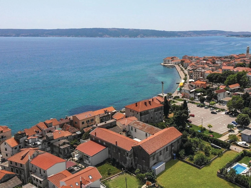 Awesome Home in Kastel Stari With Wifi and 3 Bedrooms