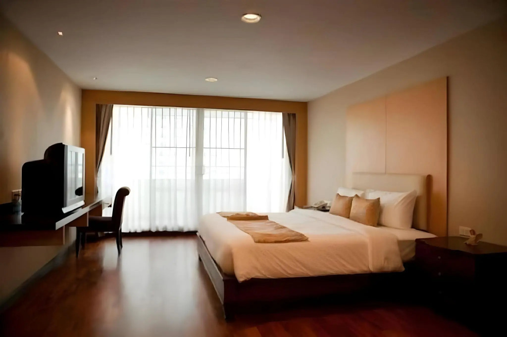 S.M. GRANDE RESIDENCE