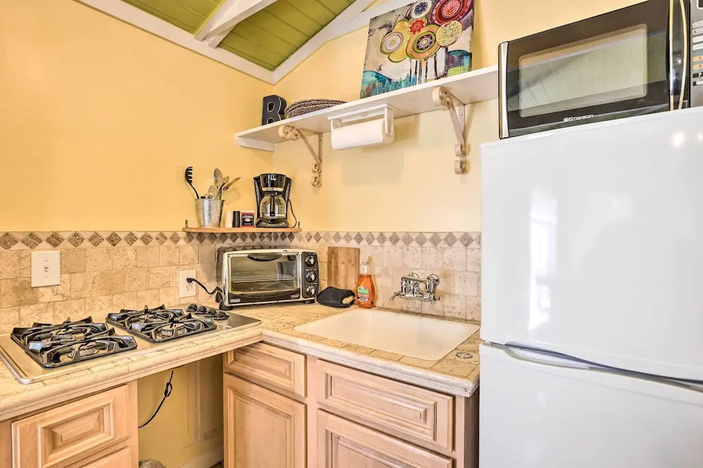 Cheerful Cabin Near Hiking & Big Bear Lake!