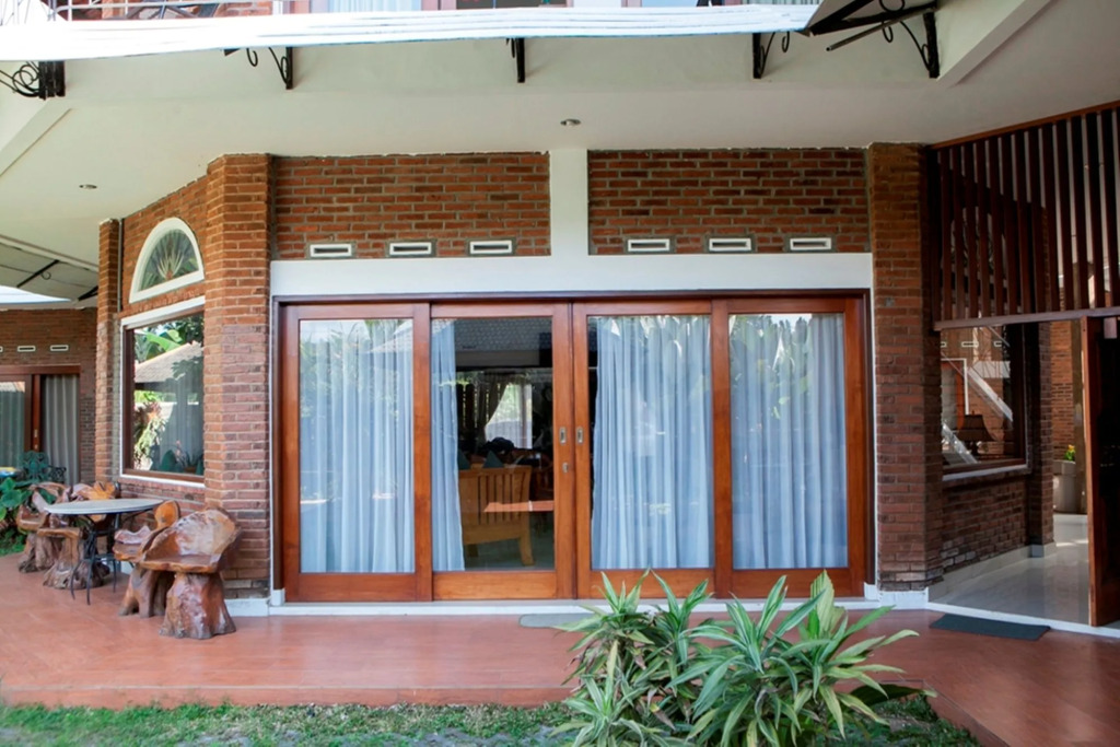 RedDoorz Plus near Dago Pakar