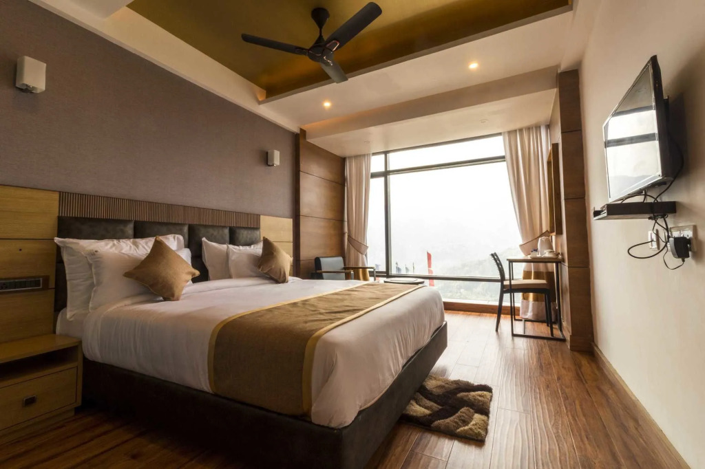 The Regal Hotel & Lounge