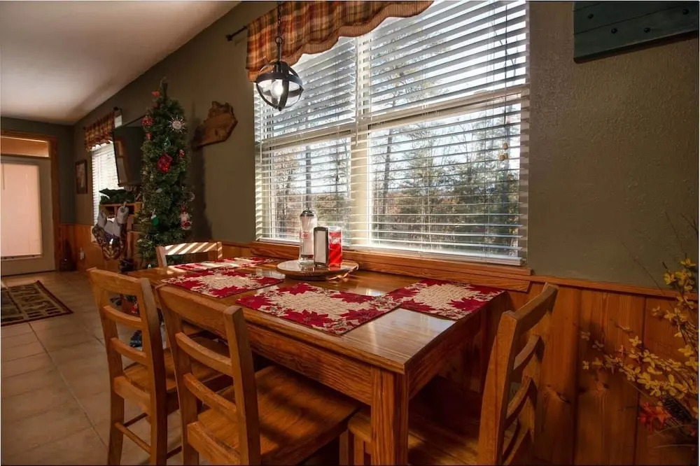 3211 Golf View Hillcrest Cordelia's Mtn View
