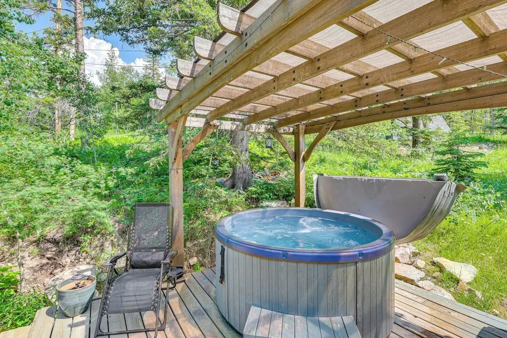 Scenic Lead Cabin: Steps to Terry Peak Ski Area!