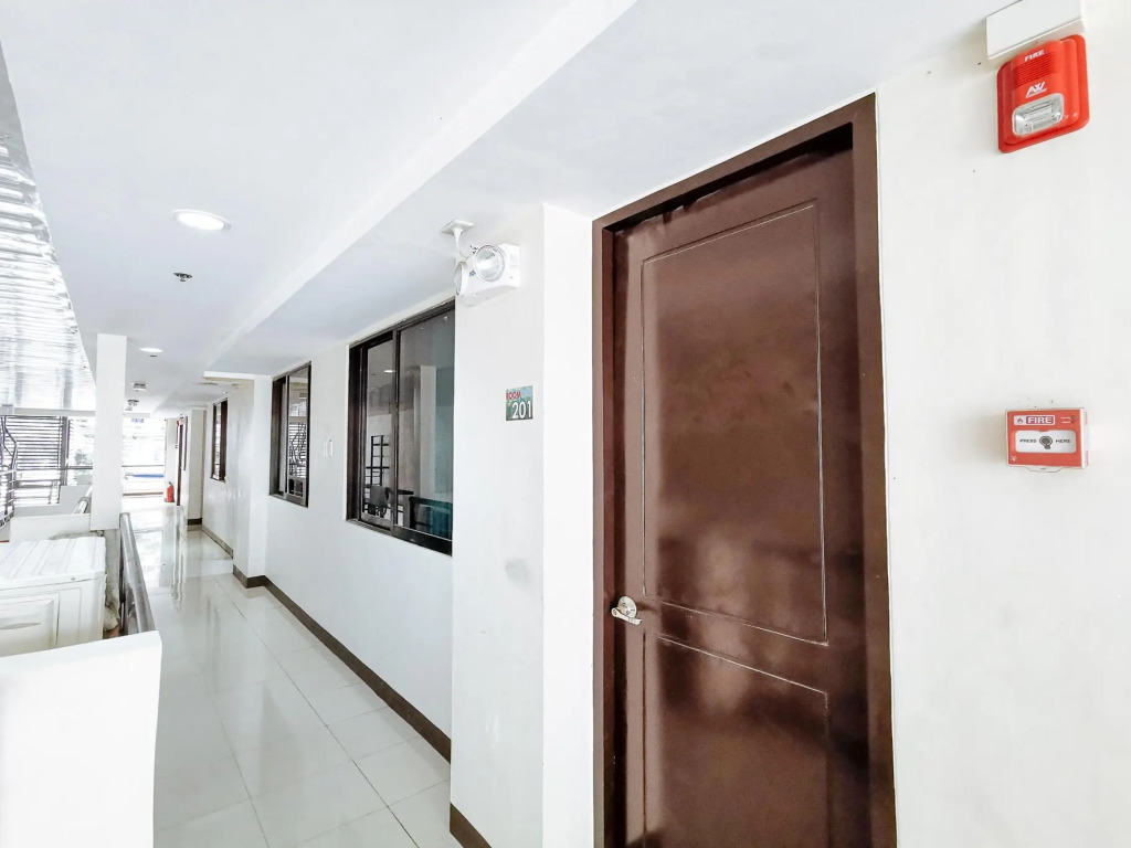 RedDoorz Plus near Ateneo de Davao