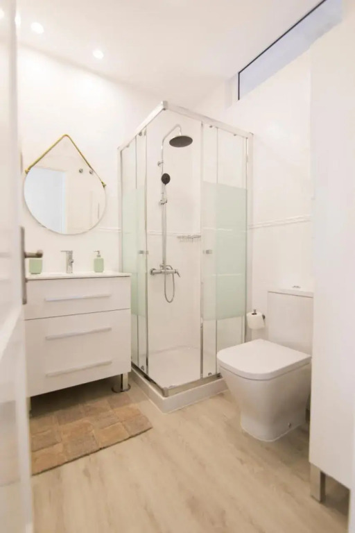 Deluxe Apartment. 50 meters Beach