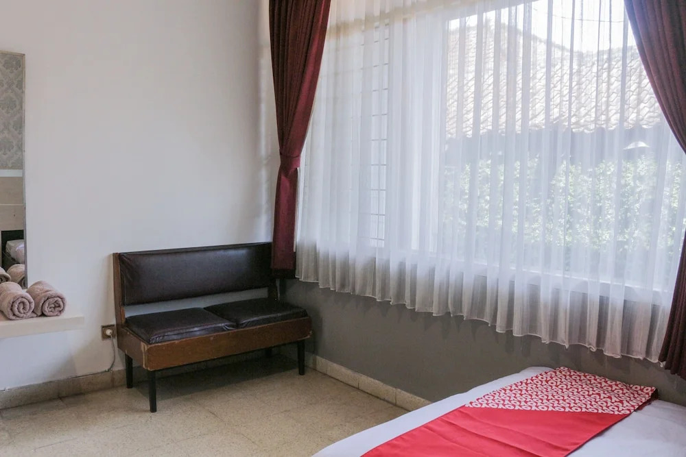 OYO 1710 Hotel Budi Famili 2 Syariah