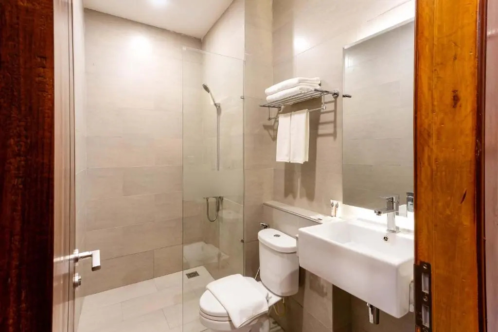 Joli Hotel