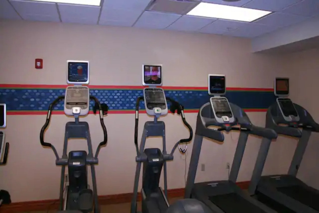 Newly Renovated Hampton Inn Omaha West Lakeside