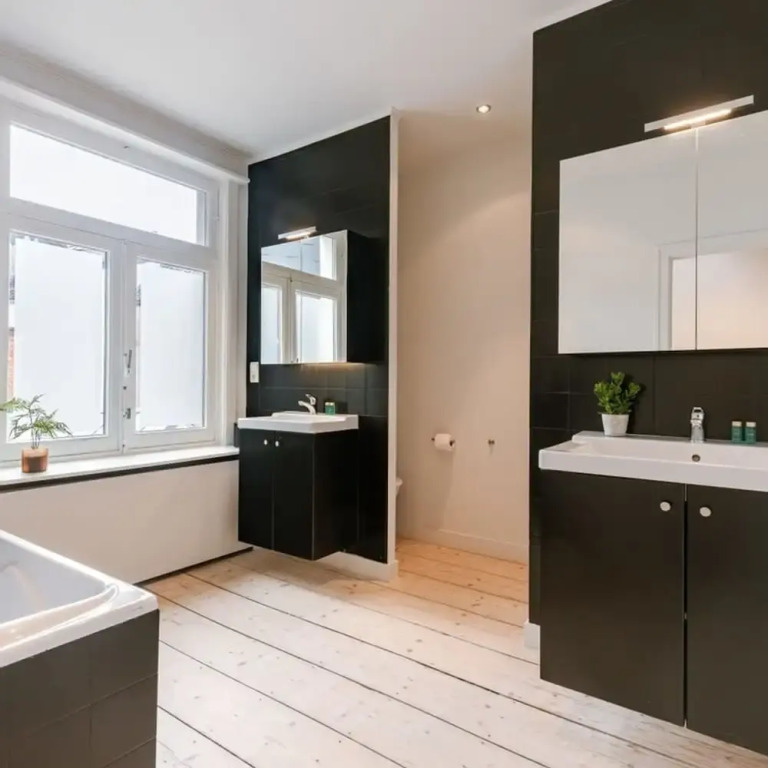 Charming house in the city of Antwerp with parking