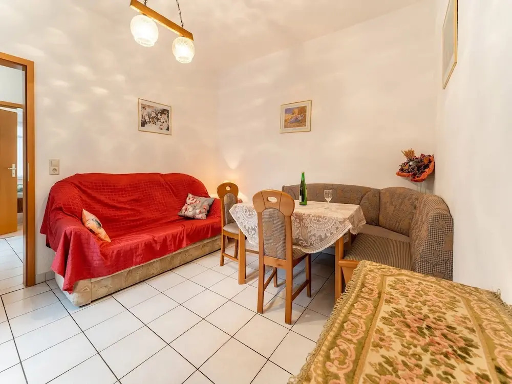 Home for 5 Persons in 1350 Year Old Mosel Town