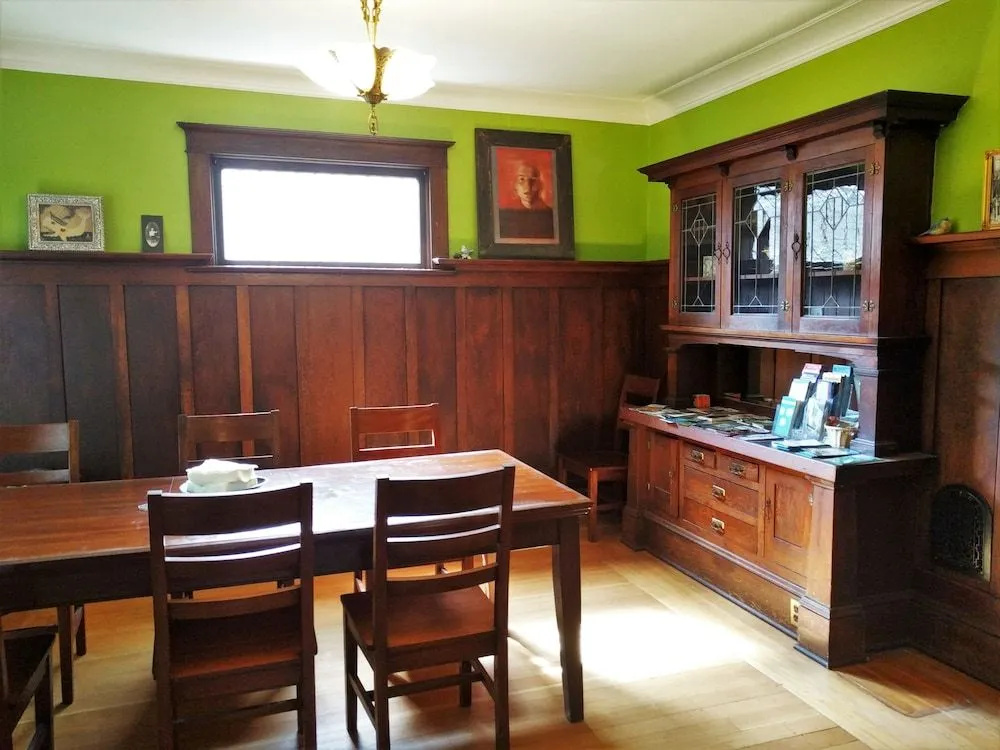 Bluebird Guesthouse