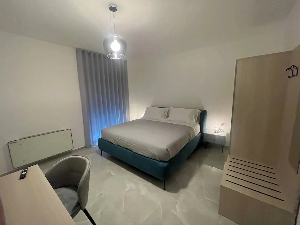 Gheloi Room