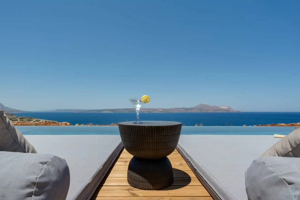 ARion Aesthesis Villa Fire Pit & Heated Pool