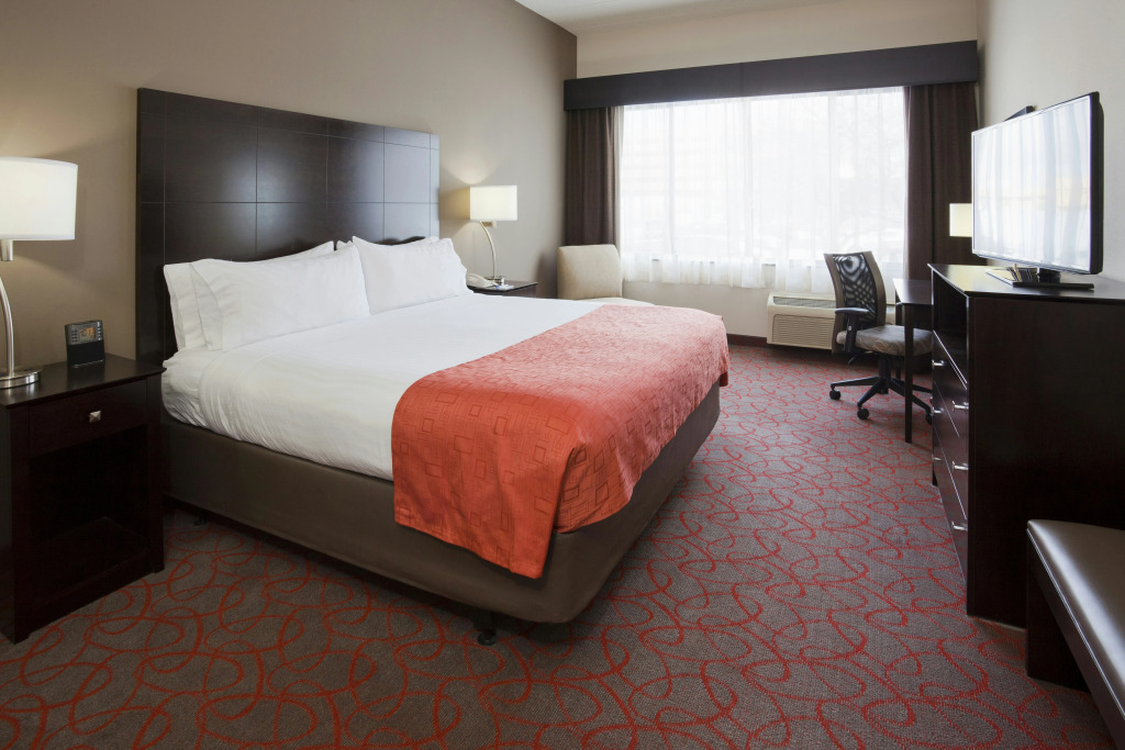 Holiday Inn Express & Suites Bloomington West by IHG