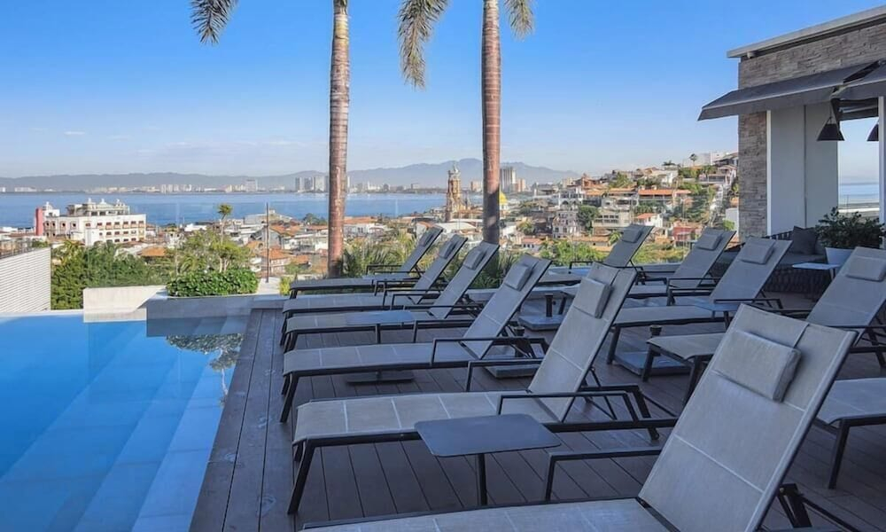 Luxurious 1BR Condo in Zona Romantica - Pool