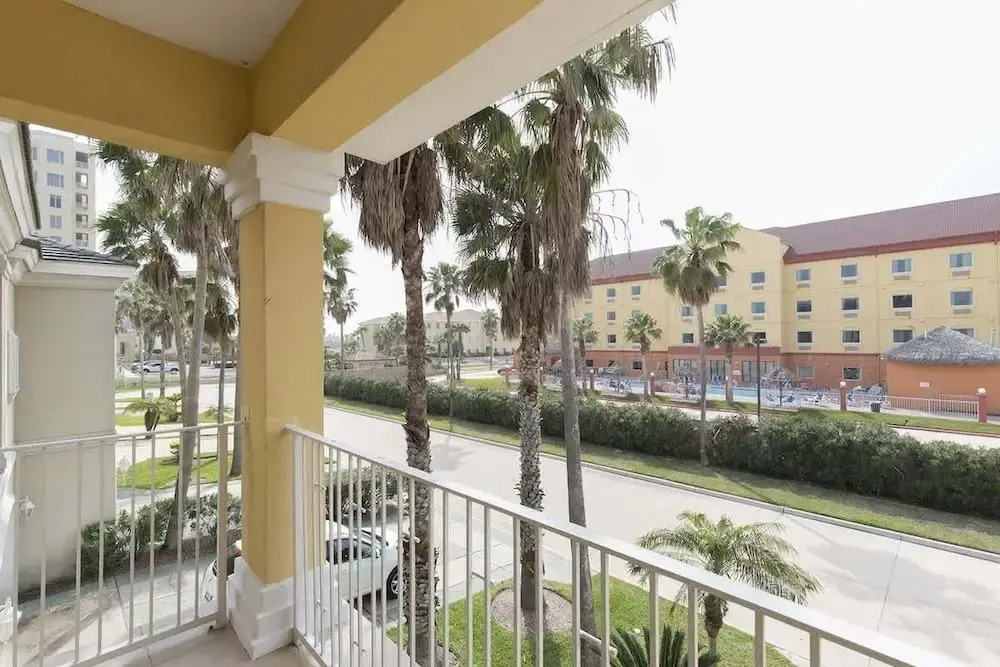 Villas House Bayview 3 Bedroom Home by RedAwning