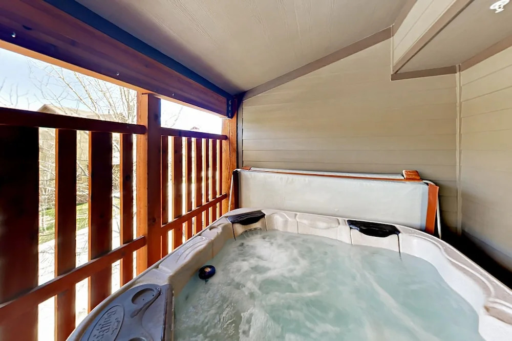 Bear Hollow Village 4 Bedrooms 3.5 Bathrooms Townhouse