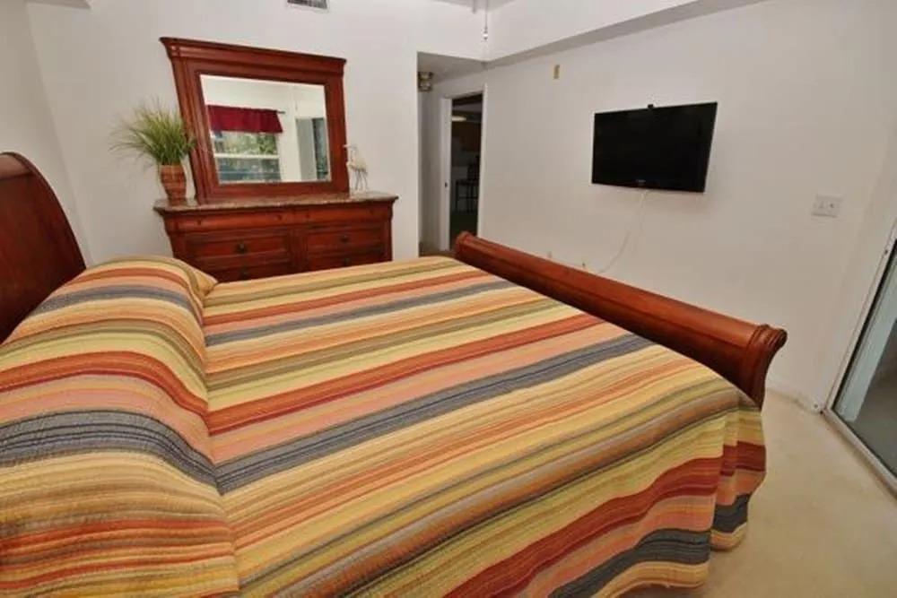 Oceanwalk 1-203 Apartment 2