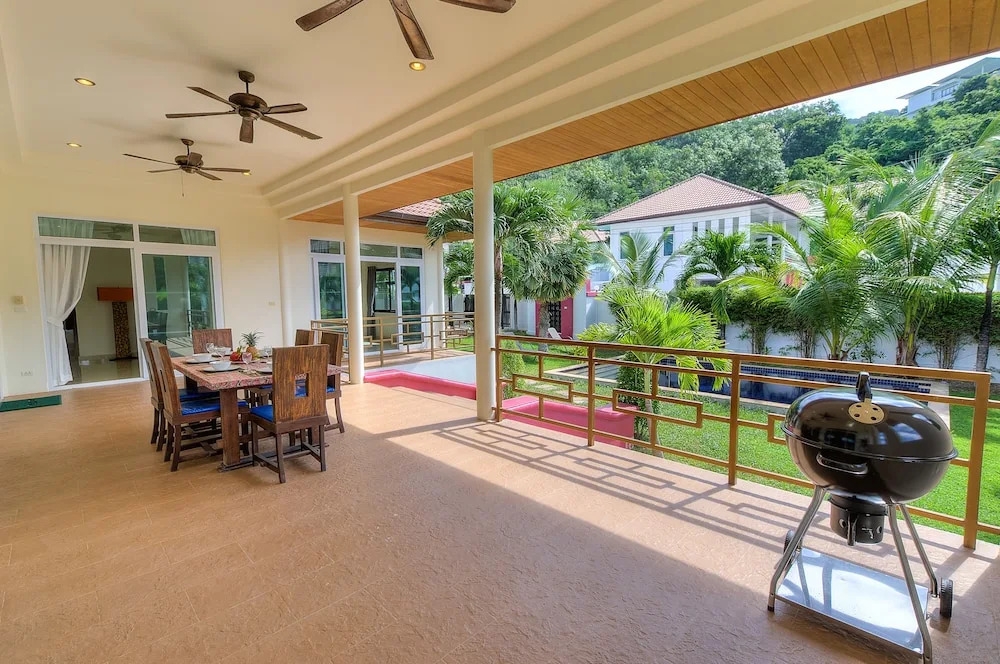 Seaview Tropical 3BR Pool Villa