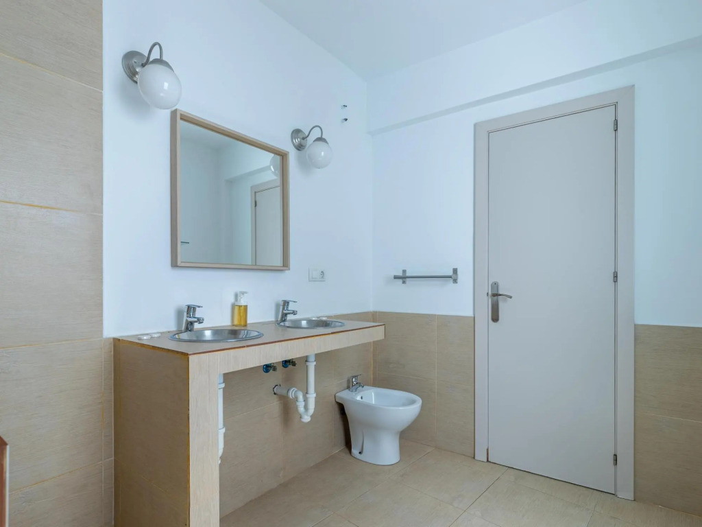 CERVANTES Apartment 30 2BT 1BR