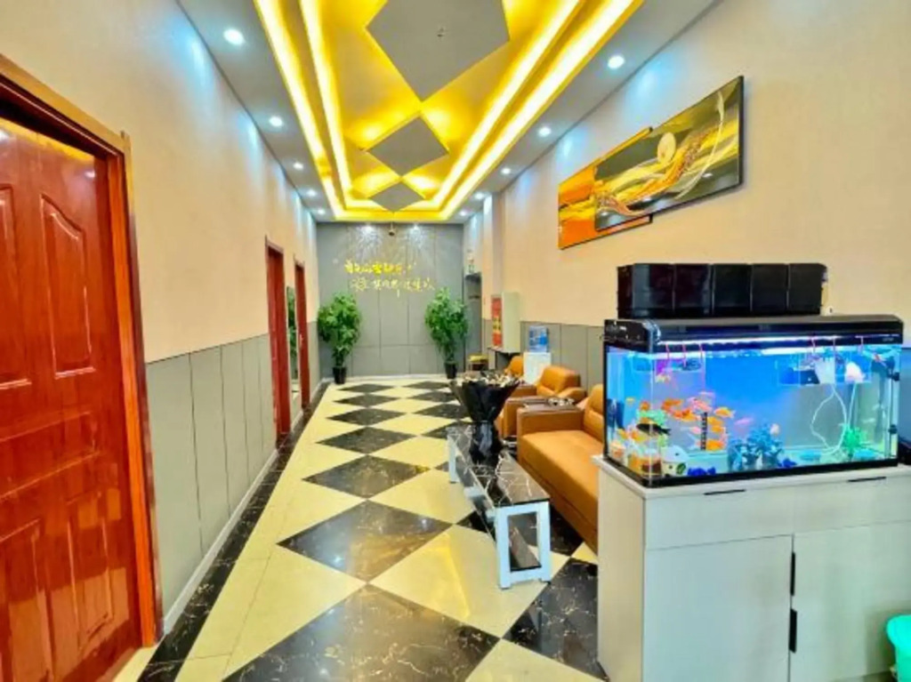Lanxin Hotel (Zhongchuan Airport Rainbow City)