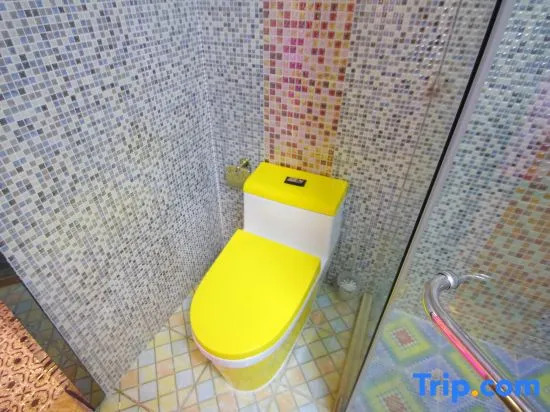 Jitai Chain Hotel (Shanghai Huashan Hospital Gucun Park Subway Station)