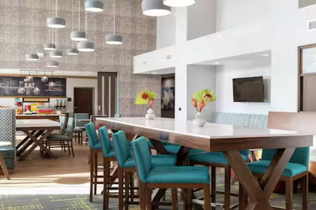 Hampton Inn & Suites Corona, Ca