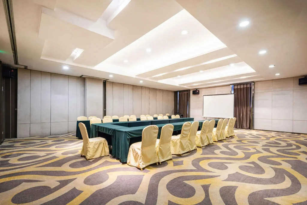 Xingtai Kangnian Fern Hotel (Zhongbei Century Plaza Beiguo Commercial Building)