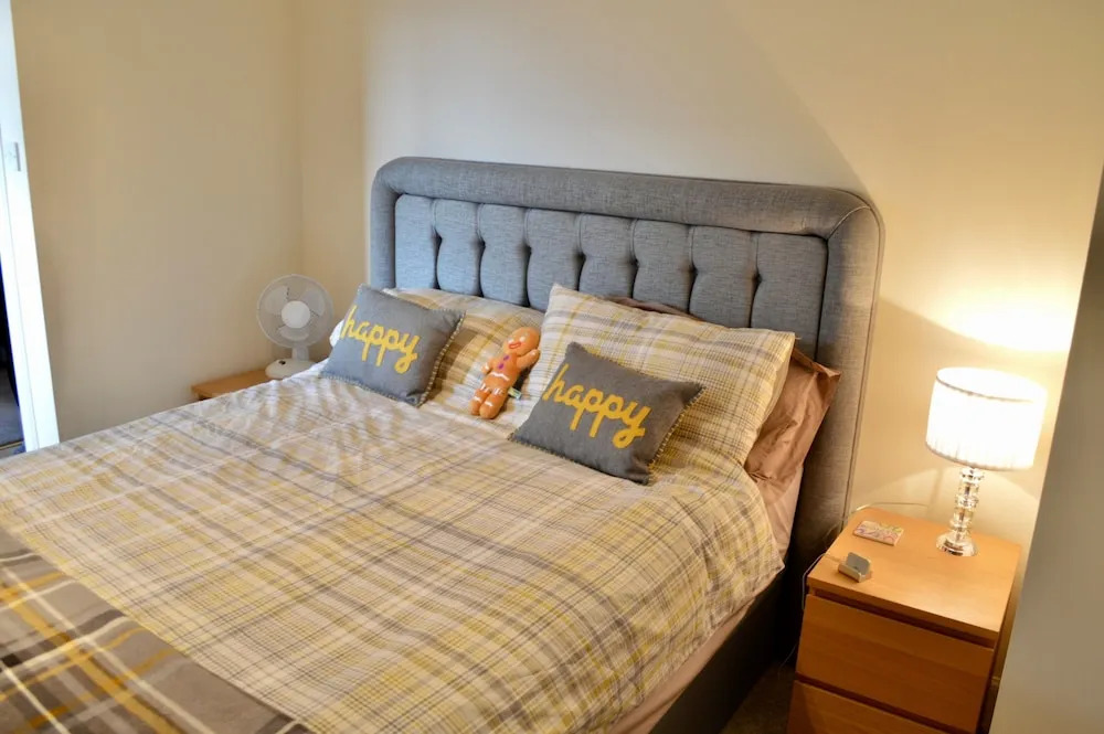 2 Bed Flat 5 mins Walk From Murrayfield Stadium, Free Parking