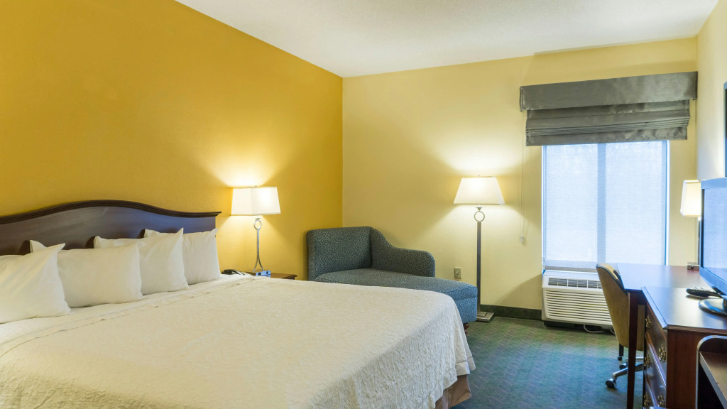 Hampton Inn New Philadelphia