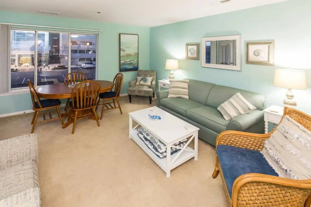 28th St Condo 304
