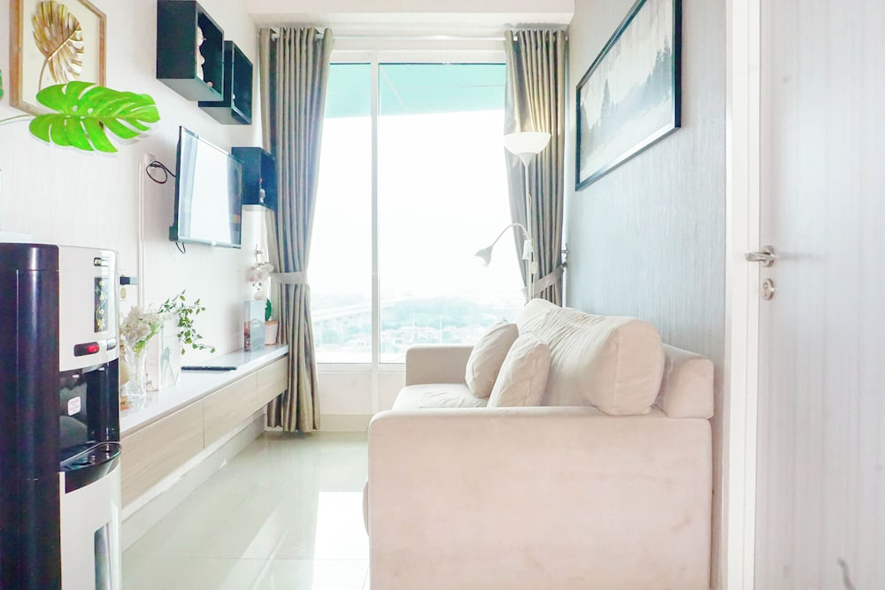 Pleasant And Relaxing 2Br Apartment Grand Kamala Lagoon