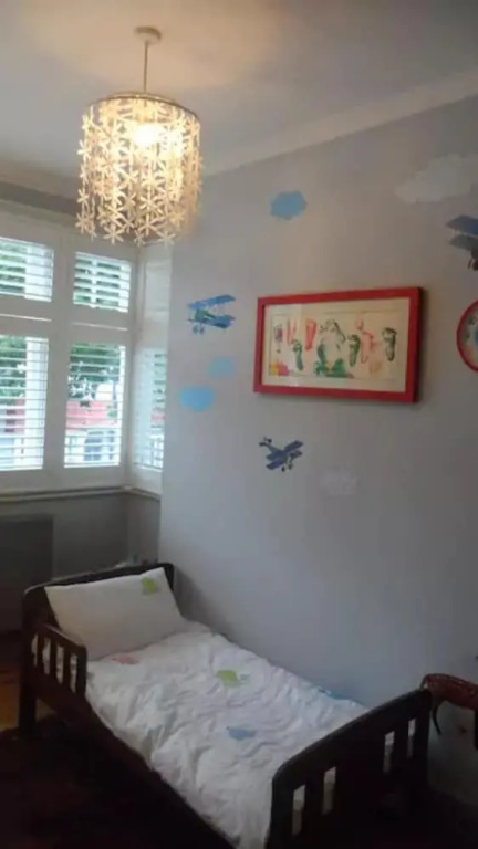 Chiswick 3 Bedroom Home Near River