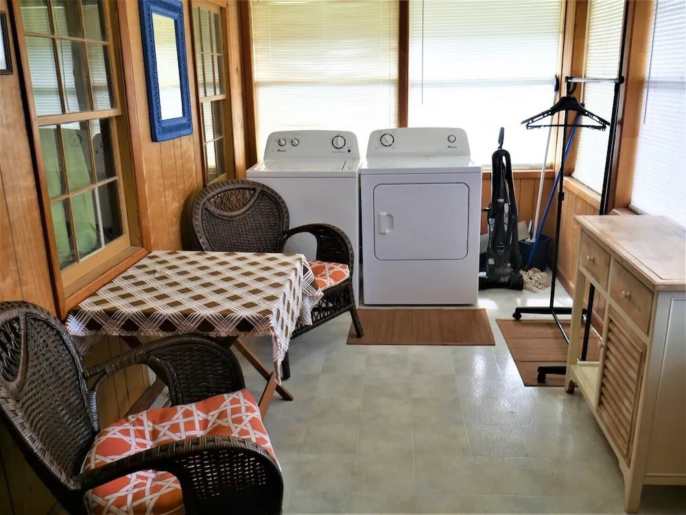 Queen Bee - 2 Br Home