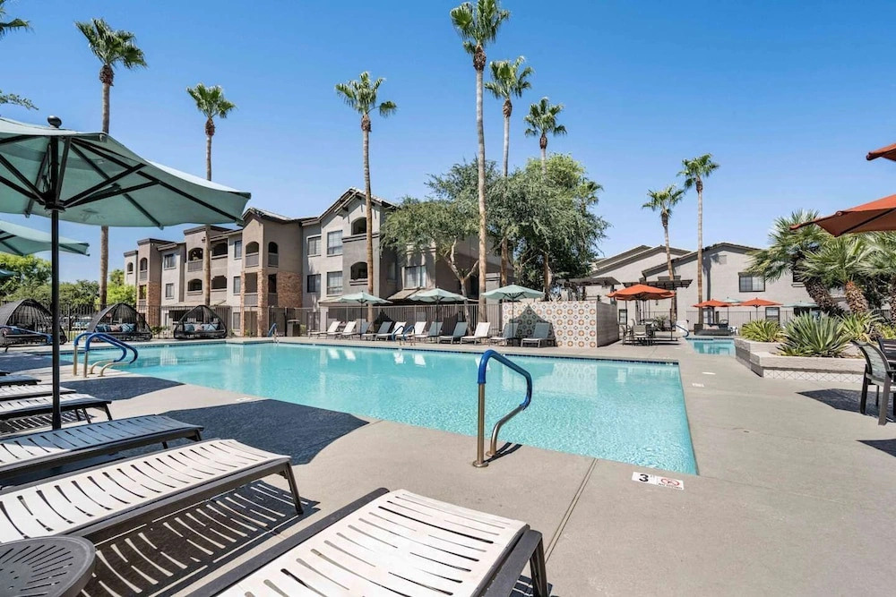 Boulevard Stays - Chandler