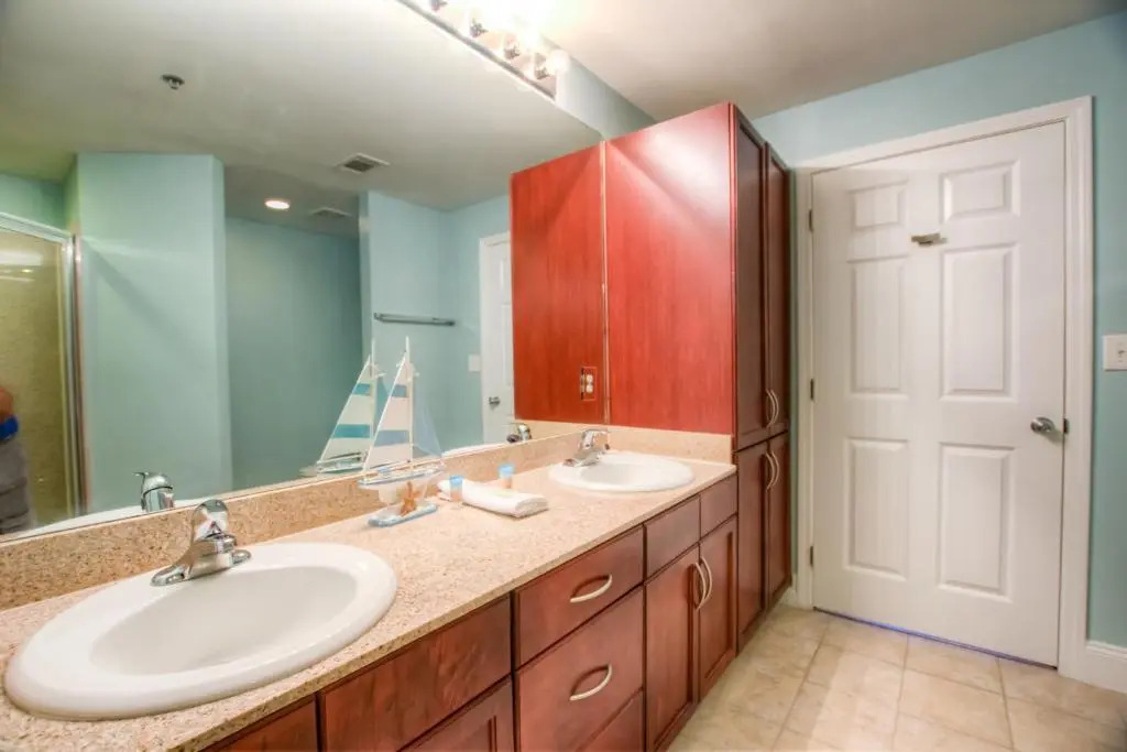 3 BD Laketown Wharf 1038- Best Amenities
