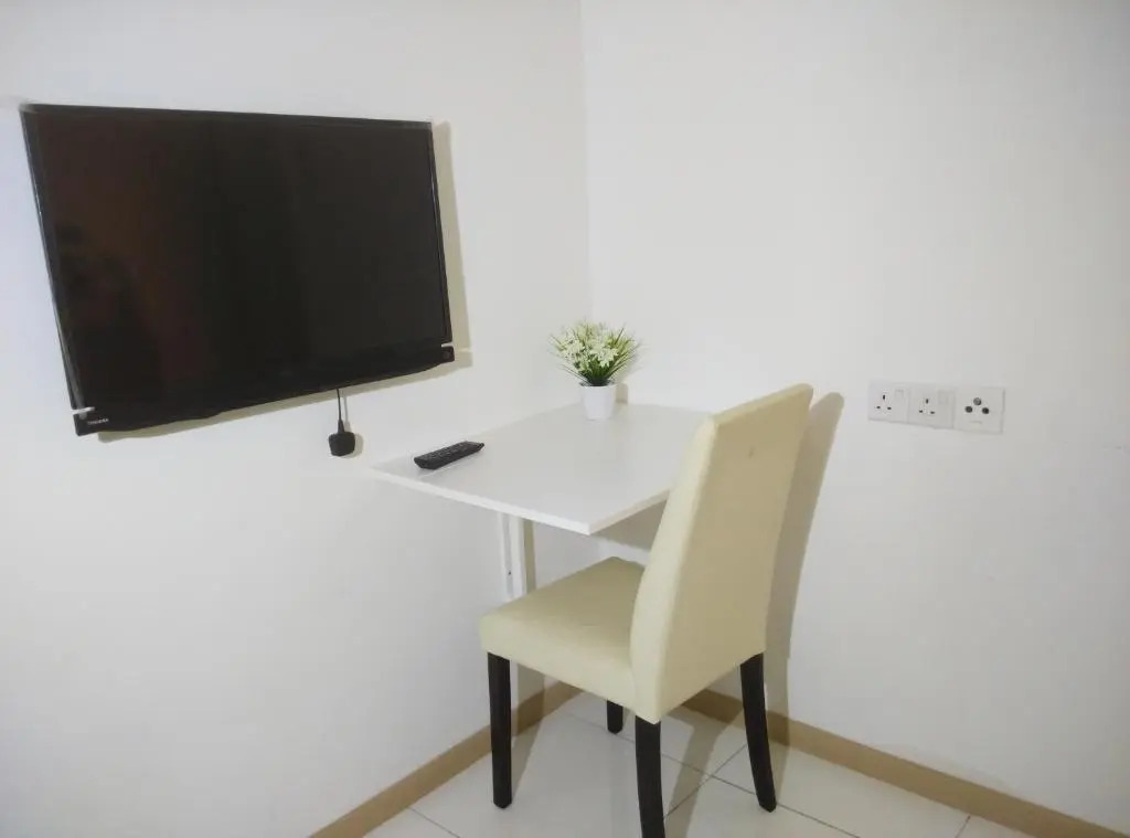 Vista Alam Studio Units - Pool, food court