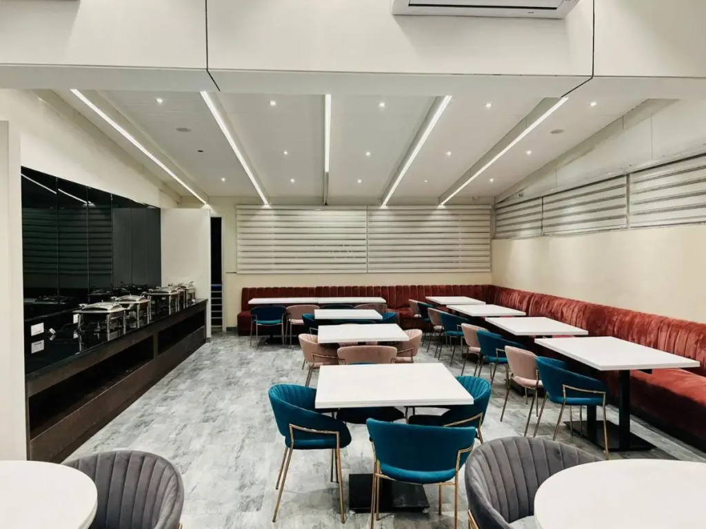 Hotel Kailash Plaza