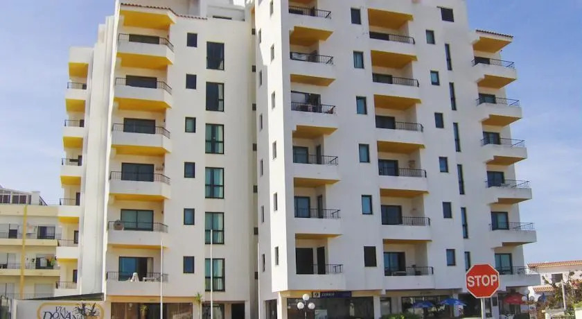 Renovated Sea View Balcony Apt Walk to Beac