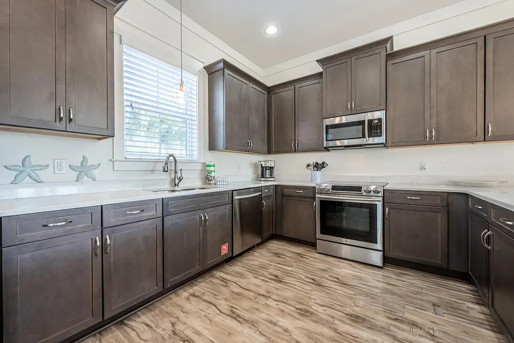 Blue Dream - 100 Sandalwood Drive