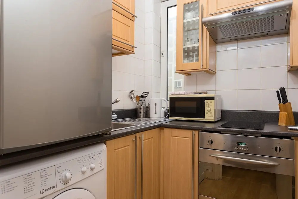 2 Bed Apartment In Kensington