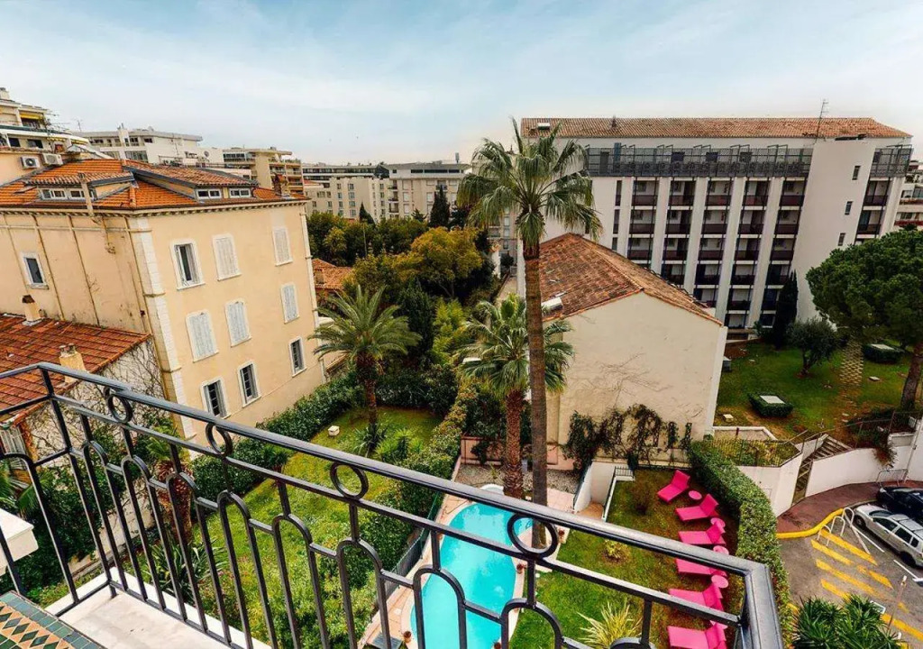 Sun Riviera Hotel