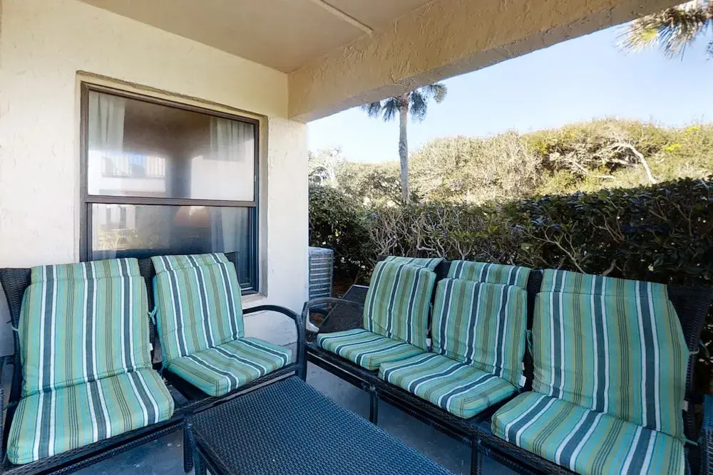 Bright & Sunny Oceanfront Getaway With Central AC & Pool