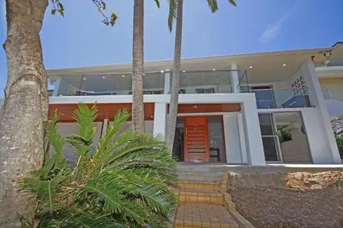 32 Barra Crescent, Coolum Beach. Bond 500, FOXTEL, WIFI, Linen Supplied