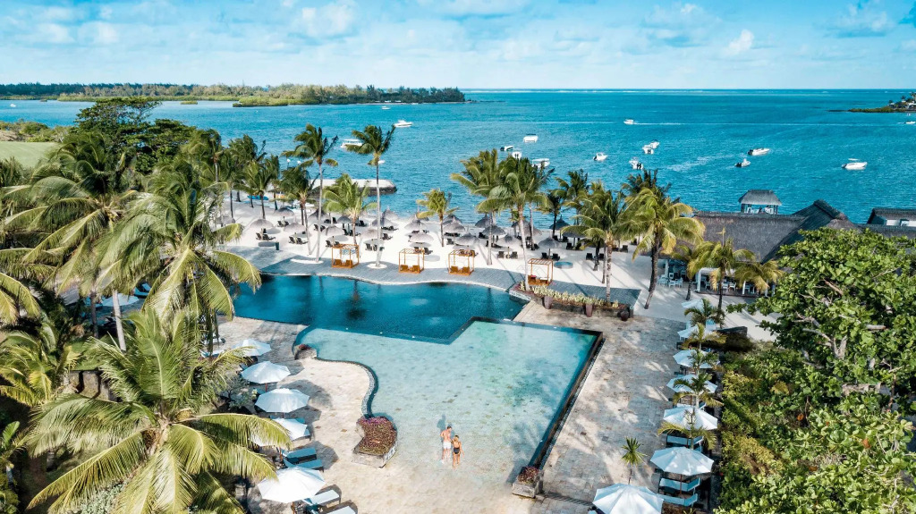 The Bay Club at Anahita