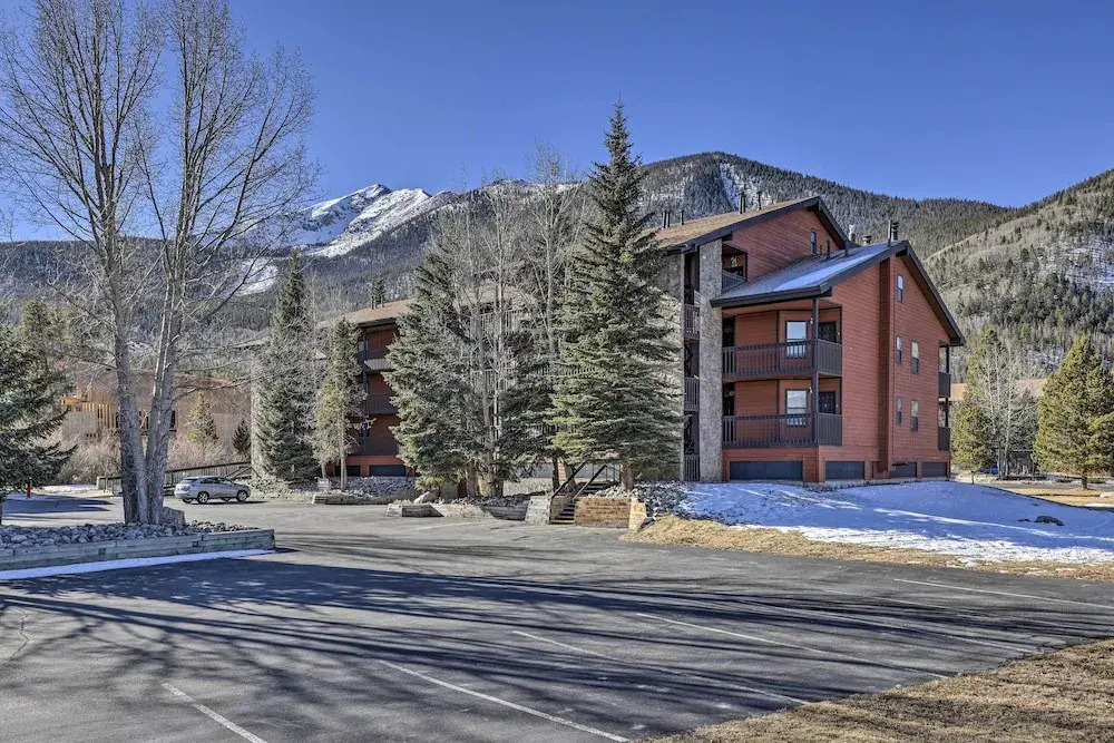 Newly Renovated Frisco End Unit w/ Gorgeous Views!