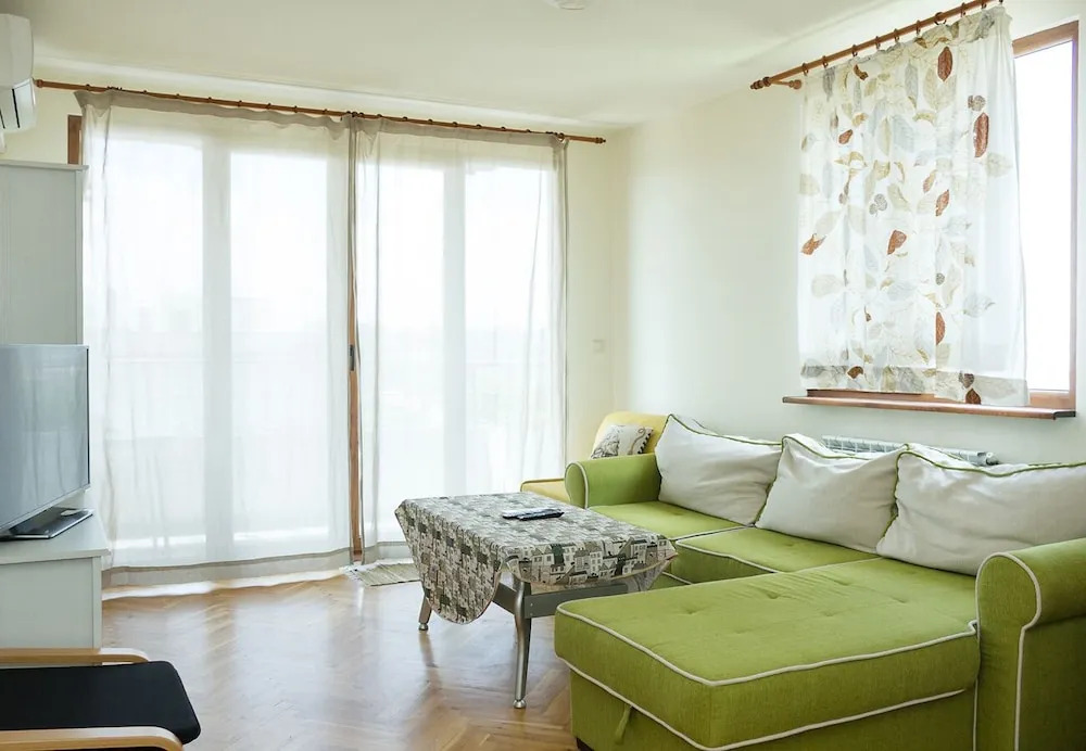 FM Deluxe 1-BDR Apartment - Just Like Home