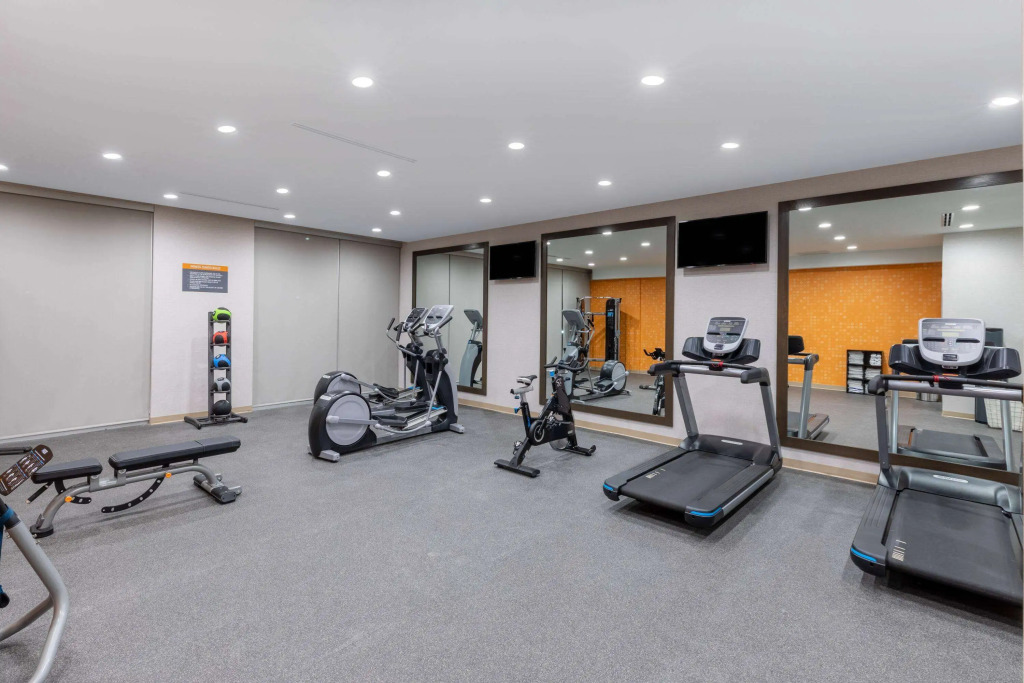 La Quinta Inn & Suites by Wyndham Round Rock near Kalahari