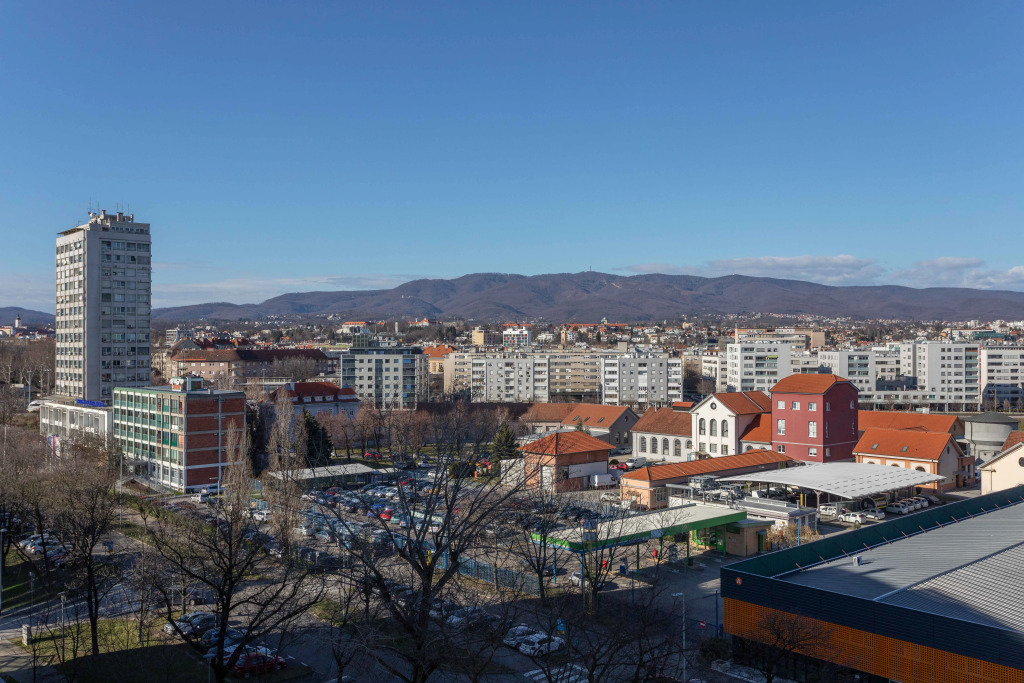 Spacious Apartment in Radnička Business Zone