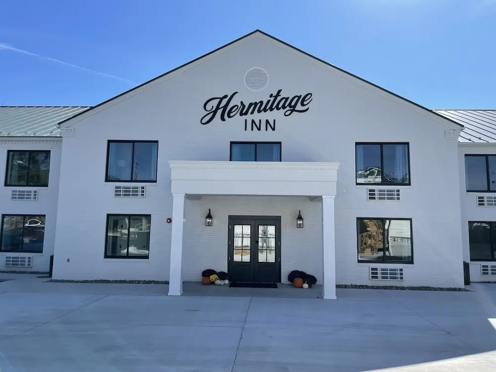 The Hermitage Inn and Taphouse